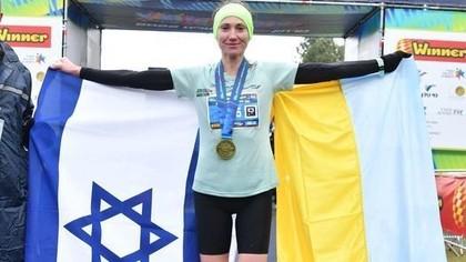 Atleta Valentina Vereţkaia, refugiată din Ucraina în Israel, a câştigat maratonul Ierusalimului
