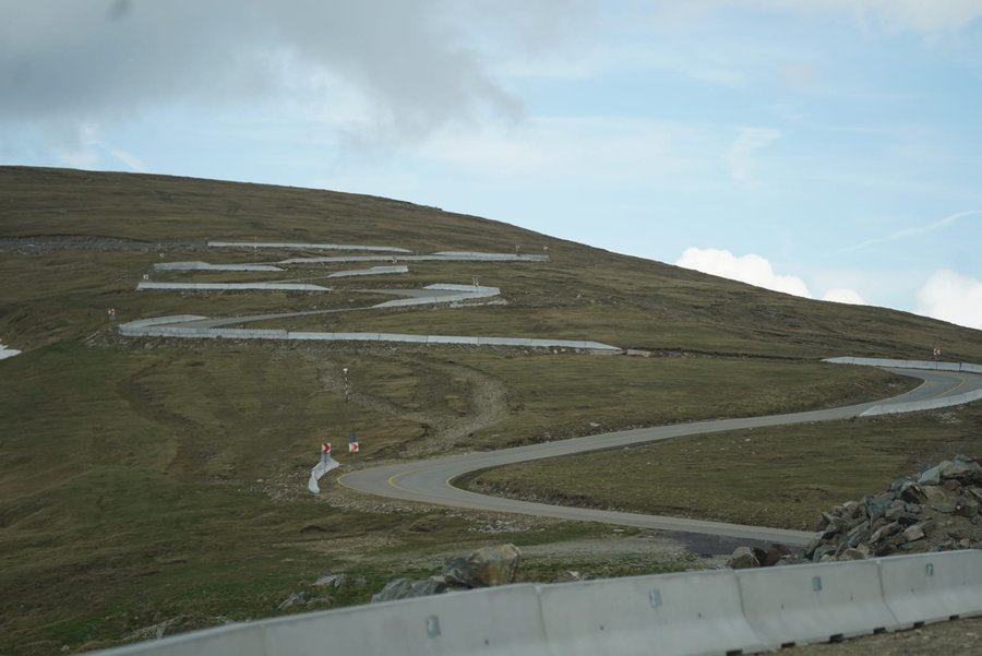 Circulaţie închisă pe Transalpina din cauza unui concurs automobilistic
