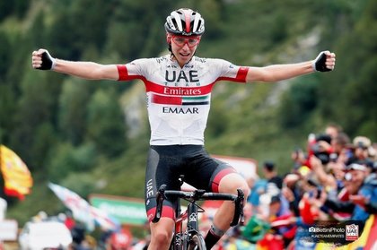 Marele favorit a ieşit la rampă încă din primele zile. Tadej Pogacar a câştigat etapa a şasea a Turului Franţei şi este noul lider la general