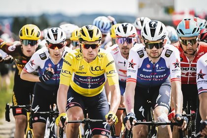 VIDEO | Premiu inedit pentru ultimul clasat în Turul Franţei 
