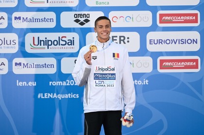 David Popovici, felicitat de Cesar Cielo, fostul deţinător al recordului mondial la 100 de metri liber