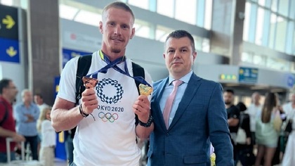 Cătălin Chirilă a revenit în ţară după medaliile obţinute la Campionatul European. Mesajul Ministerului Sportului
