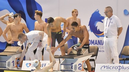 Echipa masculină a României s-a calificat de pe primul loc în finala la ştafetă 4x100 metri. David Popovici a fost iarăşi liderul echipei