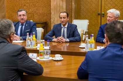 Premierul Nicolae Ciucă a discutat cu preşedintele Comitetului Olimpic şi Sportiv Român, Mihai Covaliu, despre găzduirea, la Braşov, a JOpentru Tineret, în 2028
