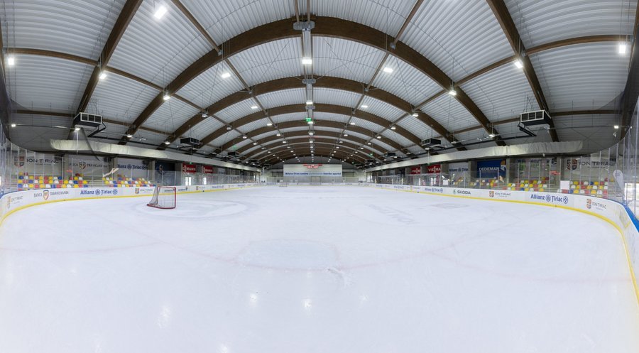 Peste 100 de sportivi din 15 ţări participă la competiţia “Crystal Skate”, la patinoarul Allianz-Ţiriac Arena
