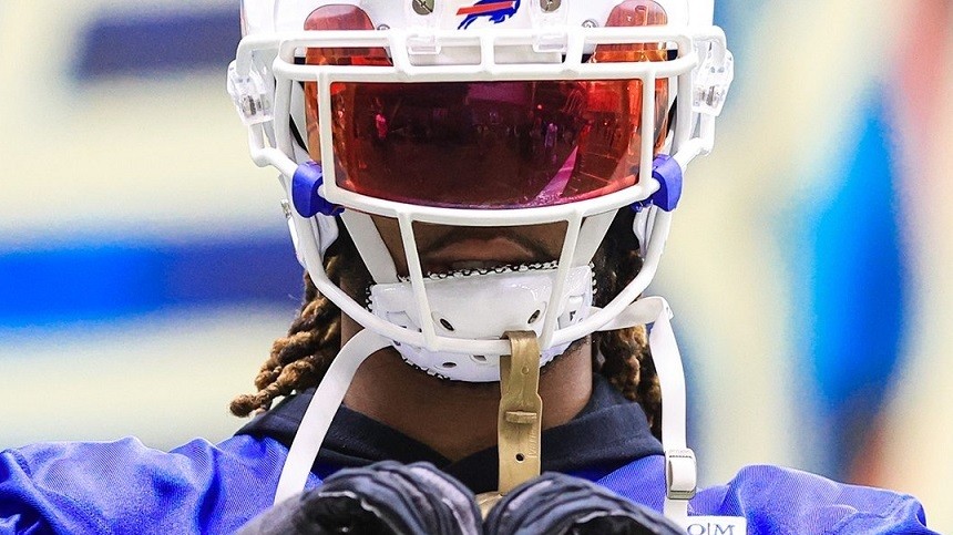 Damar Hamlin respiră singur şi a vorbit cu colegii săi de la Buffalo Bills