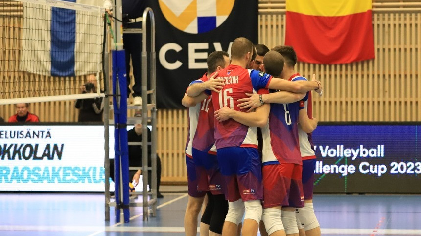 Steaua Bucureşti, învinsă de Olympiakos Pireu, în manşa tur din sferturile de finală ale Challenge Cup la volei masculin