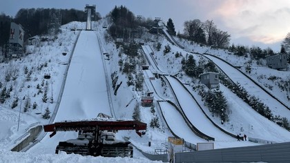 Cupa Mondială de Sărituri cu Schiurile, pentru prima oară în nocturnă la Râşnov. Competiţia are loc în perioada 16-19 februarie