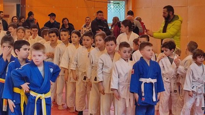 FOTO | Aproape 200 de copii şi-au disputat "Cupa Mărţişorului" la judo, în Cluj
