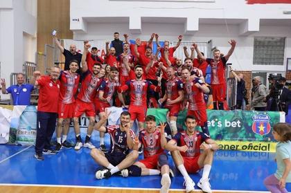 Arcada Galaţi a învins Steaua Bucureşti şi a obţinut al 5-lea titlu naţional consecutiv la volei masculin