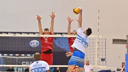 SCMU Craiova, medalie de bronz în Divizia A la volei masculin, în ultimul meci al căpitanului său, Laurenţiu Lică