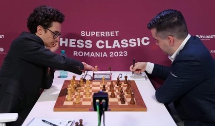 Superbet Chess Classic: Fabiano Caruana a câştigat în faţa marelui Ian Nepomniachtchi, după o partidă care a durat cinci ore
