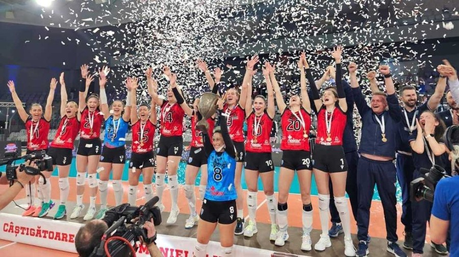 CSM Lugoj a câştigat Cupa României la volei feminin, după finala cu vicecampioana CSM Târgovişte