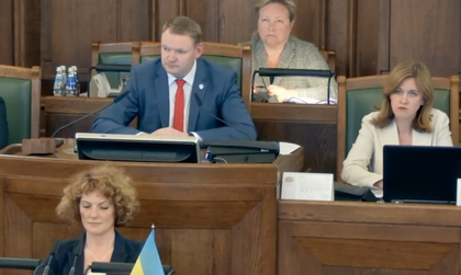 VIDEO | Letonii s-au trezit să meargă la muncă, dar în ţară era zi liberă. Decizia, luată în miez de noapte, după bronzul obţinut la CM de hoche
