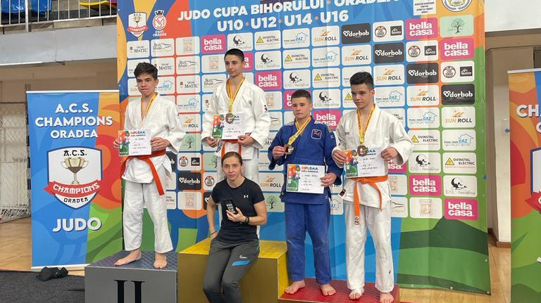 Judoka clujeni au cucerit mai multe medalii la concursul internaţional ”Cupa Bihorului”