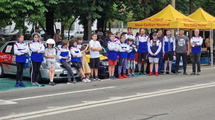 Junior Motorsport, prima academie de motorsport din România cu servicii all inclusive pentru copii, şi-a dublat numărul cursanţilor şi anunţă investiţii

