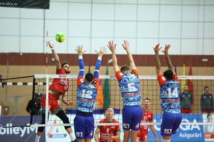 Arcada Galaţi pierde cu Olympiacos Pireu, dar se califică în premieră în grupele Ligii Campionilor la volei