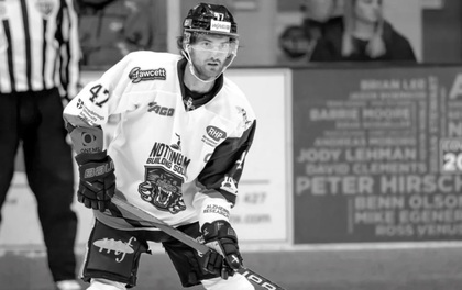 Un bărbat a fost arestat, sub suspiciunea de omor prin imprudenţă, în cazul morţii jucătorului de hochei pe gheaţă Adam Johnson