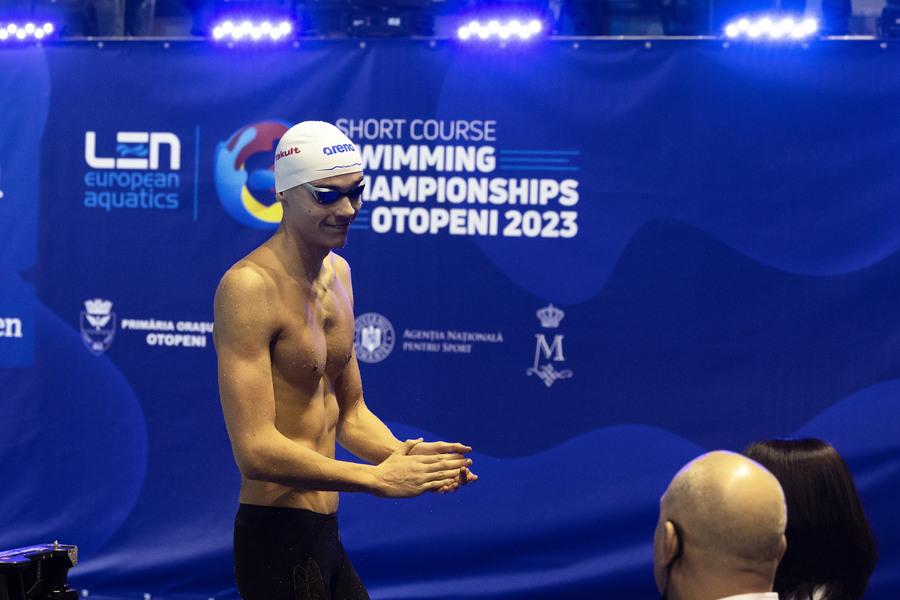 David Popovici, la un pas de podium la 200 de metri liber, la europenele în bazin scurt