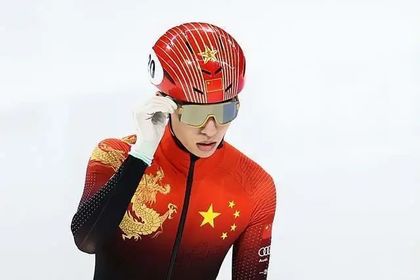 Chinezul Lin Xiaojun, campion mondial şi olimpic la patinaj viteză, victimă a insultelor online după un incident la finala Cupei Mondiale