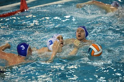 România trece şi de Slovenia şi conduce grupa la europeanul de polo