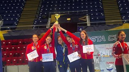 Aur şi bronz pentru sabrerii români la Cupa Riposta la scrimă