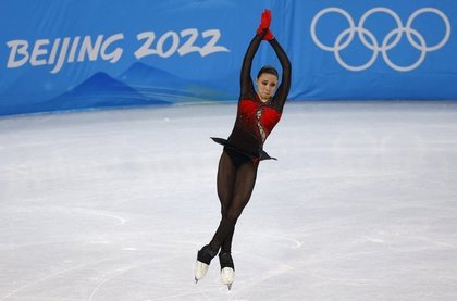 Ruşii şi canadienii contestă podiumul la patinaj pe echipe la JO 2022