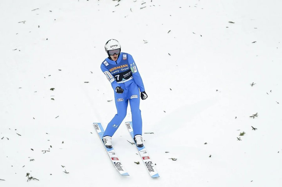 Peter Prevc a câştigat în weekendul retragerii din săriturile cu schiurile