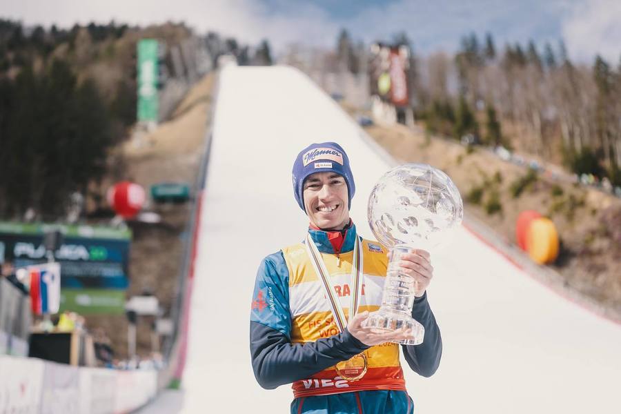 Sezon superb în săriturile cu schiurile. Stefan Kraft, campion la general. Daniel Huber a câştigat ”micul glob” pe trambulina mare