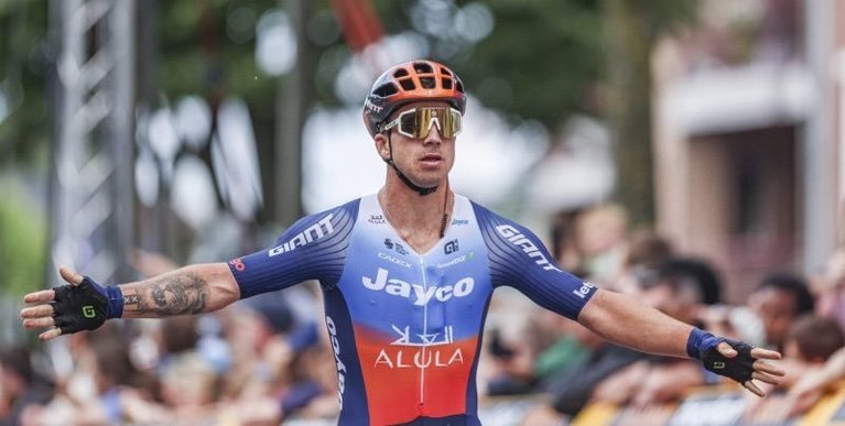 Sprinterul Dylan Groenewegen a câştigat etapa a şasea din Turul Franţei