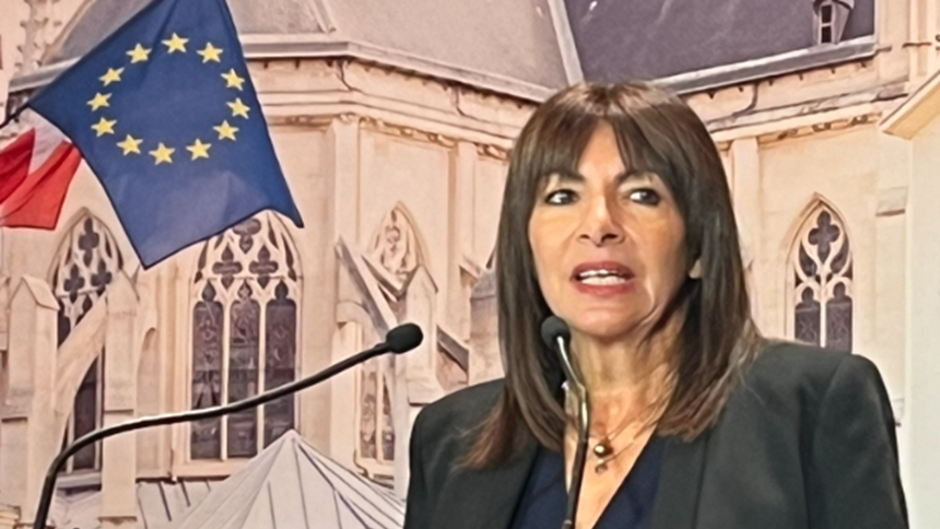 Primarul Parisului, Anne Hidalgo, s-a scăldat în Sena şi înainte de Jocurile Paralimpice

