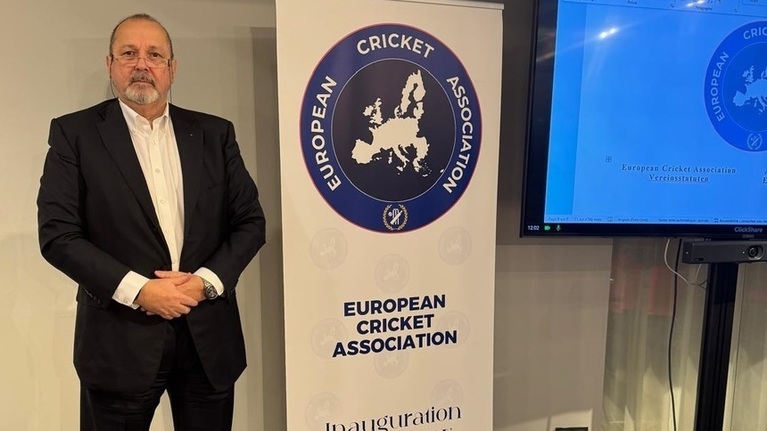 Un român este primul preşedinte al Asociaţiei Europene de Cricket