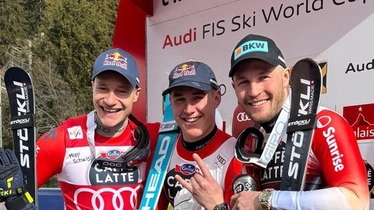 Franjo von Allmen a câştigat proba de coborâre de la Crans Montana. Podiumul a fost ocupat de schiori elveţieni