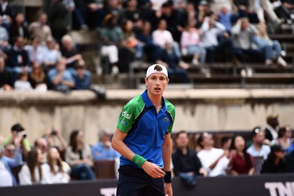 Ugo Humbert a suferit o fractură la degetul mic de la mâna dreaptă după ce s-a lovit de o noptieră