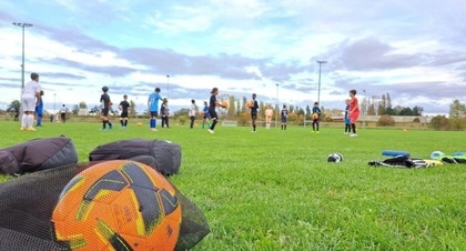 Un fotbalist în vârstă de doar 14 ani a murit în urma unui stop cardiac suferit la un meci