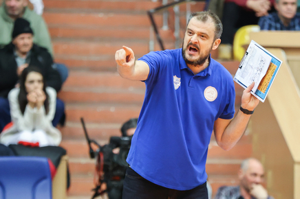 Antrenorul Sergiu Stancu, încă un an la CSM Arcada Galaţi