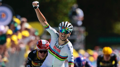 Ciclistul Tadej Pogacar a recuperat tricoul galben în Turul Franţei