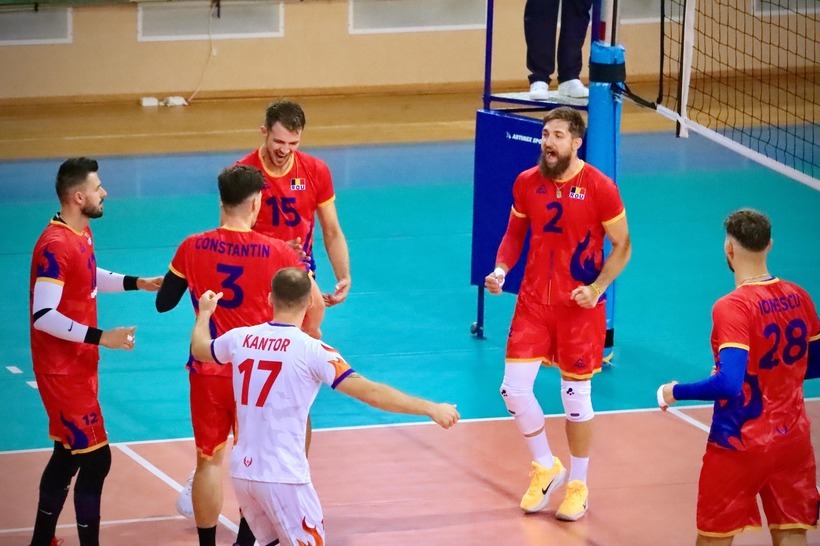 România a încheiat meciurile amicale de la Piatra Neamţ cu un eşec, în pregătirea Campionatului Mondial de volei