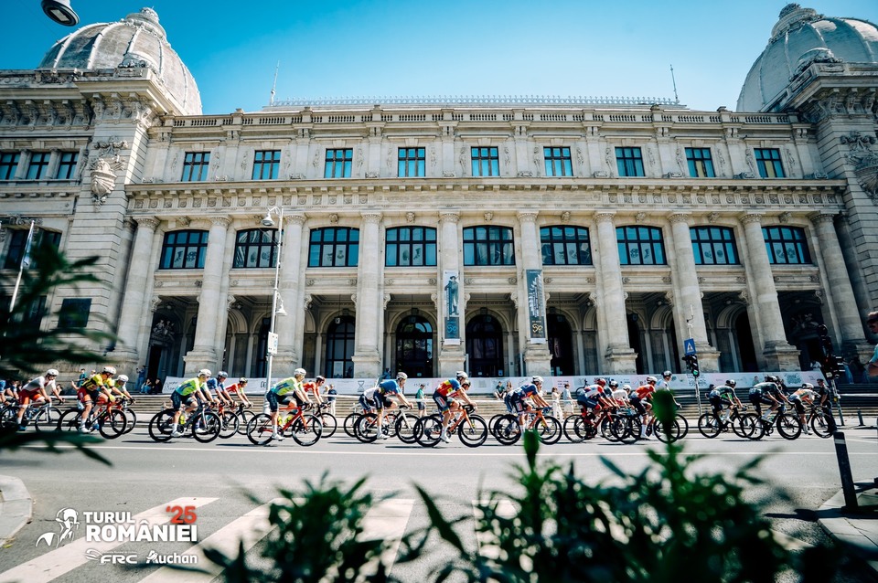 //i0.1616.ro/media/581/3142/38128/22165821/4/turul-romaniei-2025-finala-bucuresti-6.jpg