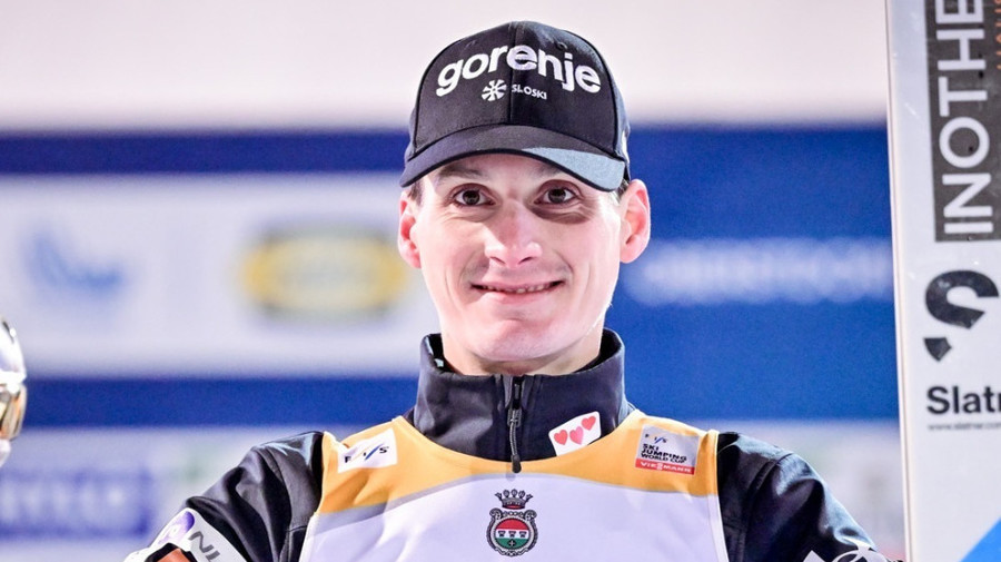 Slovenul Domen Prevc a câştigat la pas prima etapa a ”Turneului celor 4 Trambuline”