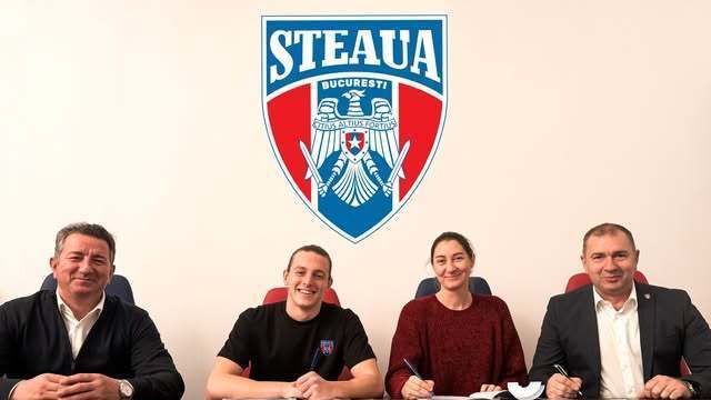 Înotătorul Robert Badea şi antrenoarea Iulia Becheru au semnat noi contracte cu Steaua