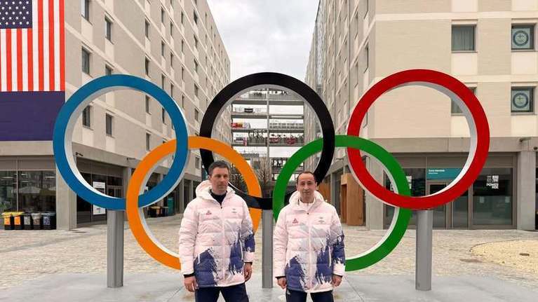Vicepremierul Tanczos Barna a vizitat Satul Olimpic de la Milano. El s-a întâlnit cu patinoarea Julia Sauter şi cu antrenoarea Roxana Luca Hartmann
