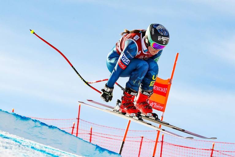 Breezy Johnson a primit o altă medalie de aur, după ce cea câştigată la coborâre s-a stricat