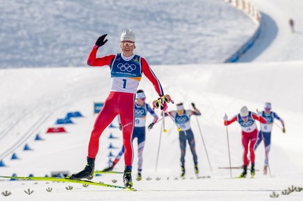 Norvegianul Johannes Klaebo, primul sportiv care obţine nouă medalii de aur la JO de iarnă