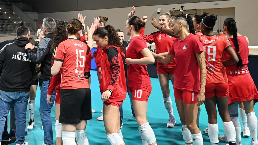 Volei Alba Blaj, victorie cu Corona Braşov în primul meci din semifinalele Diviziei A la volei feminin