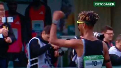 Italianul de origine etiopiană Yemaneberhan Crippa a câştigat maratonul de la Paris