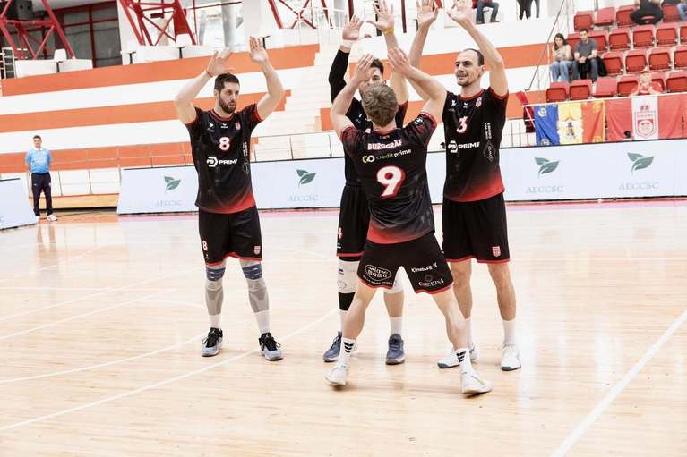 Dinamo a câştigat în decisiv duelul cu Steaua, din semifinalele Diviziei A la volei