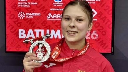 Andreea Cotruta a cucerit medalia de argint la stilul smuls la Campionatele Europene de haltere 
