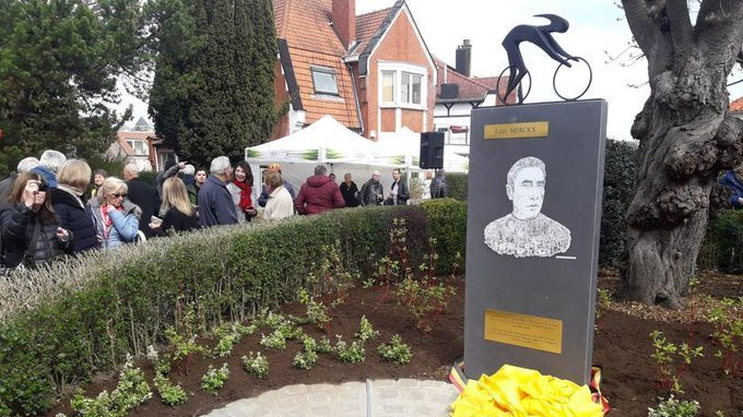 Un monument dedicat marelui ciclist Eddy Merckx a fost vandalizat la Bruxelles