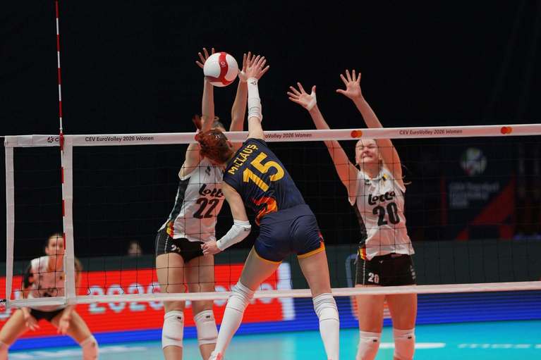 Naţionala de volei feminin rămâne fără victorie la CE! A pierdut în set decisiv şi cu Portugalia